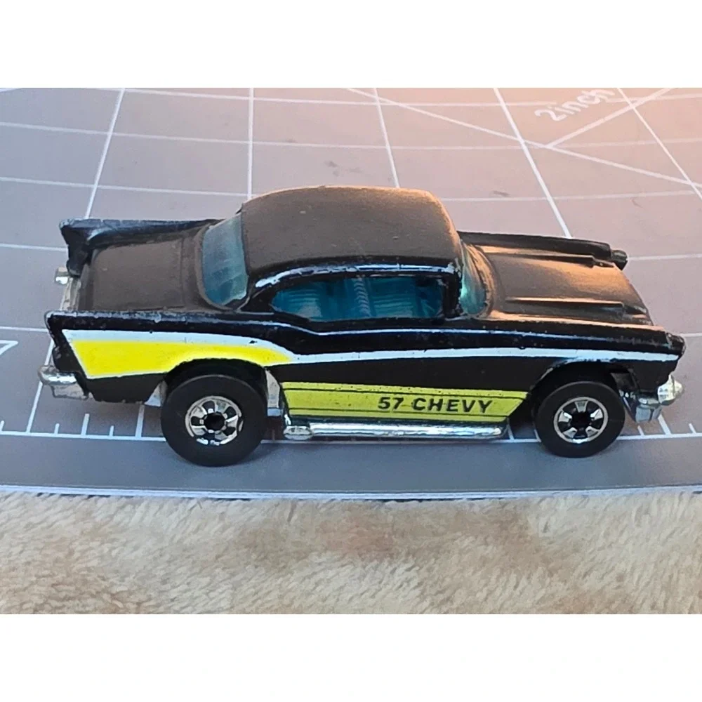 Hot Wheels 57 Chevy Black Yellow Side Stripe Vintage 1976 Diecast Car Hong Kong